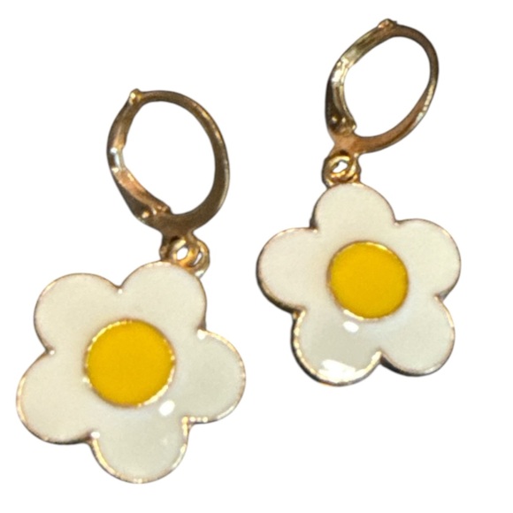 3/$20 Daisy Flower Earrings “you pick 3” - Picture 1 of 8